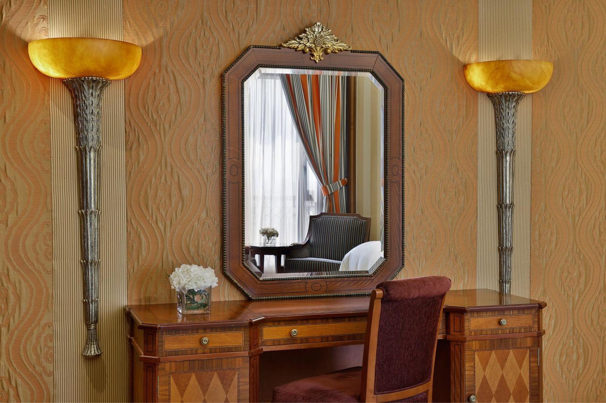 Отель The Ritz-Carlton Джедда Экстерьер фото A dressing table
