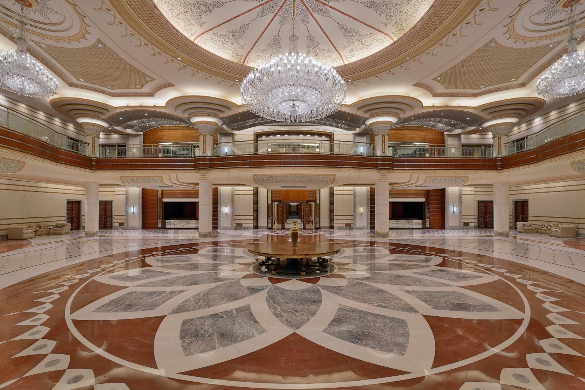 Отель The Ritz-Carlton Джедда Экстерьер фото The lobby of the hotel
