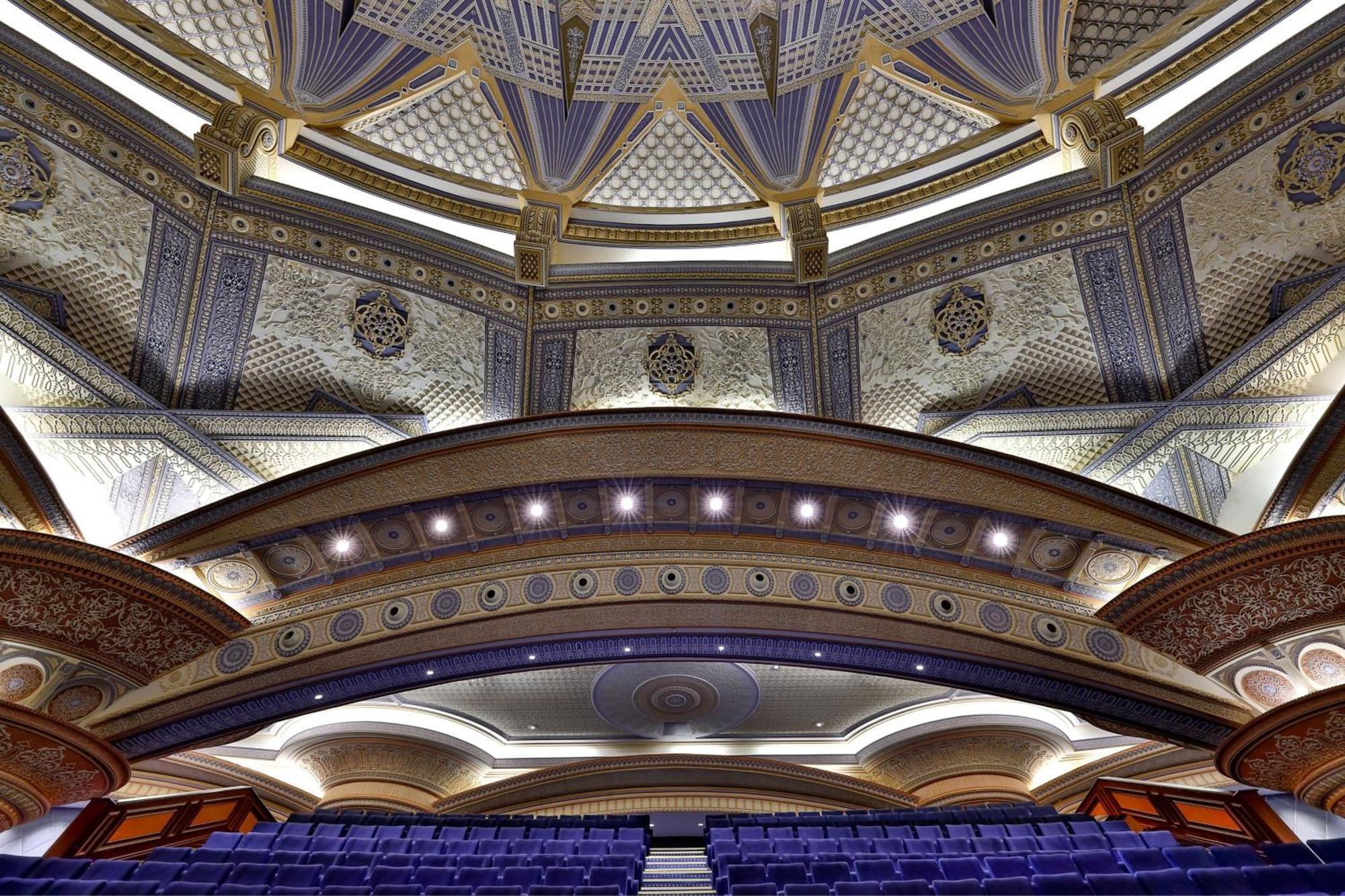 Отель The Ritz-Carlton Джедда Экстерьер фото The interior of the main auditorium