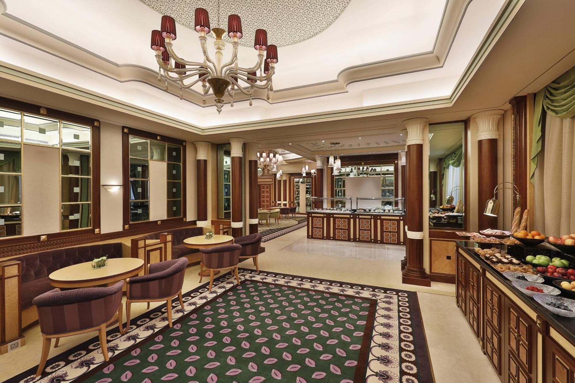 Отель The Ritz-Carlton Джедда Экстерьер фото The lobby lounge at the Taj Mahal Palace, Mumbai